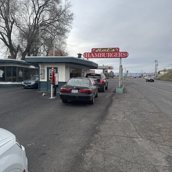 Hal's Hamburgers - Hal's Burgers - Burgers Near Me - Pendleton, Oregon