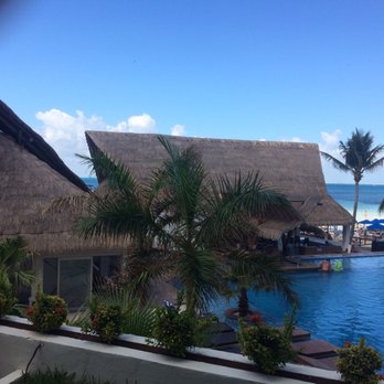 Mía Reef - Picture of the restaurant and bar and pool. - Resorts Near Me - Isla Mujeres, ROO Mía Reef - Picture of the restaurant and bar and pool. - Resorts Near Me - Isla Mujeres, ROO