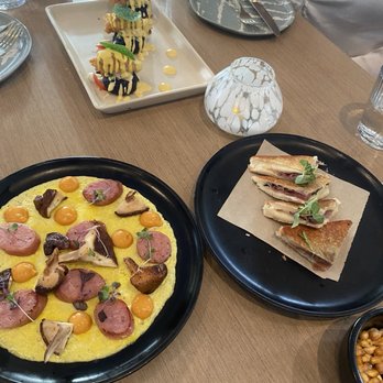 Suspiro - Tortilla abierta (left), causa de cangrejo y cameron (too), bikini trufado (right) - Spanish Near Me - San Jose, California