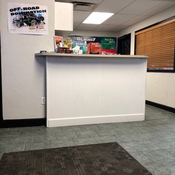 Oil Buddy - Counter and waiting area for customers - Oil Change Stations Near Me - Mesa, Arizona