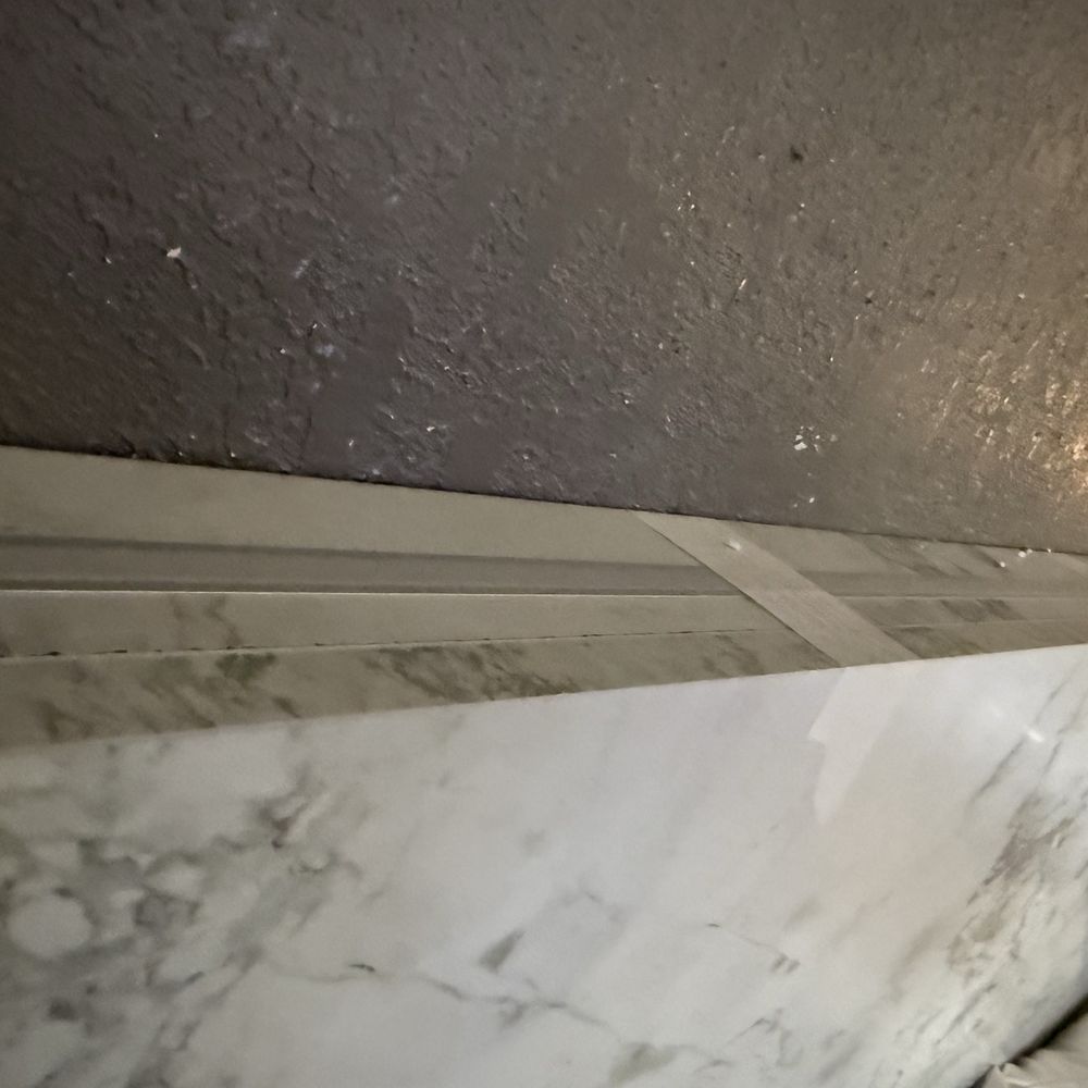 Quality Inn Gaffney I-85 - Taped headboard ? Remolded Contractor was cheap ! - Hotels Near Me - Gaffney, South Carolina