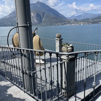Comune di Varenna - balcony with 2 chairs with como view - Varenna, SO