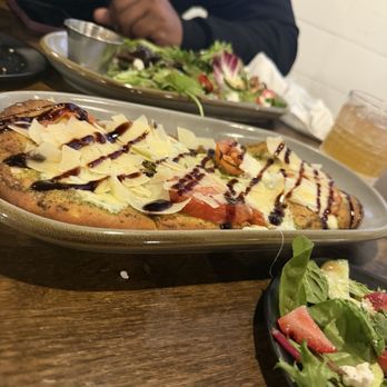 The Iron Rail - Margherita Flatbread l - Southern Near Me - Bolingbroke, Georgia