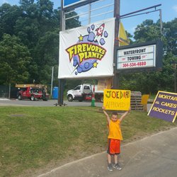 Fireworks Planet - You're gunna stand there, owning a fireworks stand, and tell me you don't have no whistling bungholes, no spleen splitters..