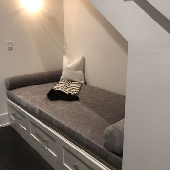 Louis Custom Upholstery - Furniture Reupholstery Near Me - Chicago, Illinois