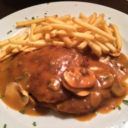Restaurant zum Taunus - Zum Taunus: 2015er Jägerschnitzel