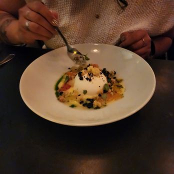 Le Serpent - Ricotta: Mousse de ricotta, agrumes, crumble, zeste de citron, basilic - Italian Near Me - Montreal, Quebec Le Serpent - Ricotta: Mousse de ricotta, agrumes, crumble, zeste de citron, basilic - Italian Near Me - Montreal, Quebec