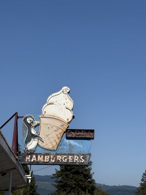 Eastwind Drive-In by null