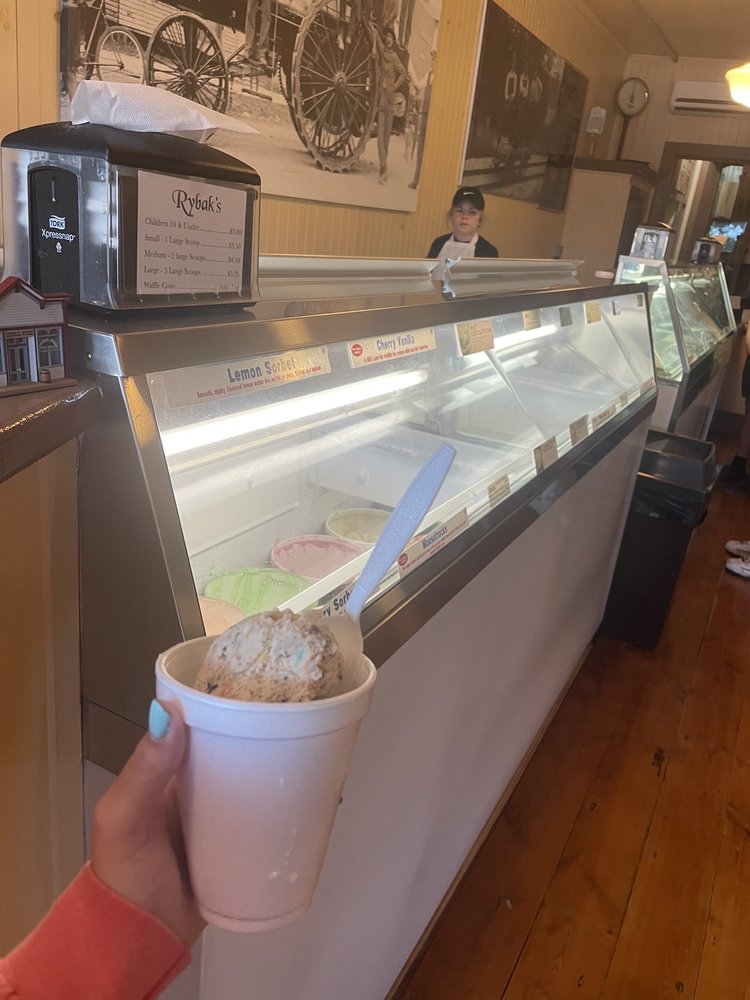 RYBAKS’S ICE CREAM STORE Updated August 2024 15 Photos & 14 Reviews