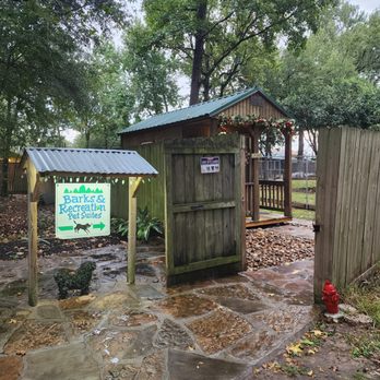 Barks & Recreation Pet Suites - Pet Sitting Near Me - Spring, Texas