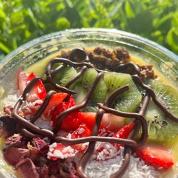 Juicy - Shoop smoothie bowl