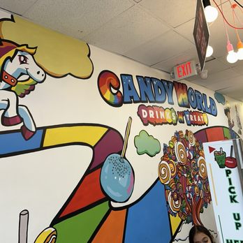 Candy World Drinks N Treats - Inside - Ice Cream & Frozen Yogurt Near Me - Snellville, Georgia