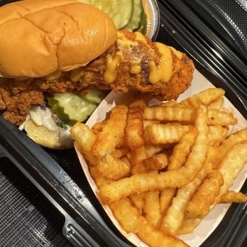 Dave's Hot Chicken - Dave's #4 1 Slider with Fries - Chicken Shop Near Me - Brentwood, California Dave's Hot Chicken - Dave's #4 1 Slider with Fries - Chicken Shop Near Me - Brentwood, California