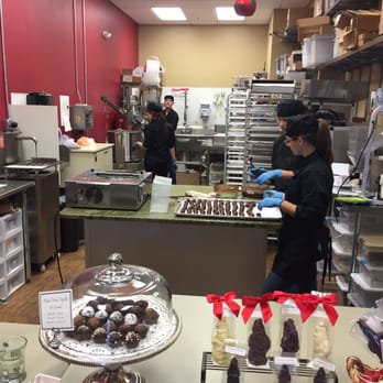 Castronovo Chocolate Factory - From cocoa beans to chocolate - Chocolatiers & Shops Near Me - Stuart, Florida Castronovo Chocolate Factory - From cocoa beans to chocolate - Chocolatiers & Shops Near Me - Stuart, Florida