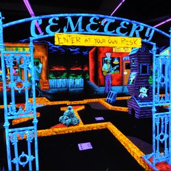 Monster Mini Golf - The best Glow in the Dark Mini Golf!