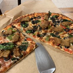 Manny's Pizza - Veggie pizza