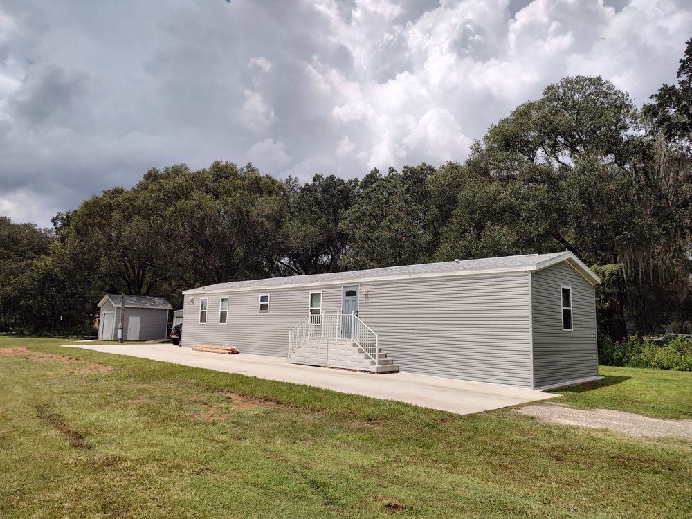 Slide of Parlament Roofing & Construction