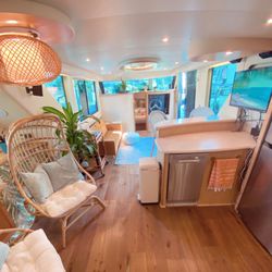 Island Boat MDR - 63ft Galley