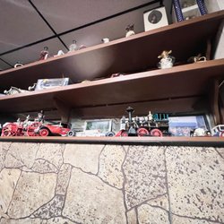 Farmington Steak House - Decor