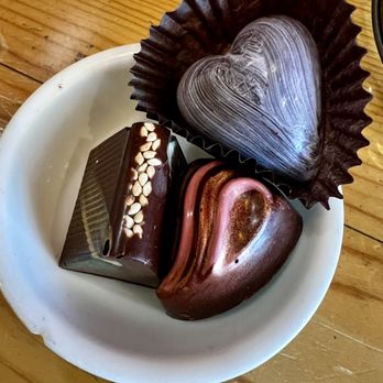 Sonoma Chocolatiers - Small -ish but very mighty and luxurious flavors - Chocolatiers & Shops Near Me - Sebastopol, California