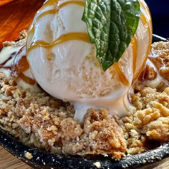 Jeremy's on the Hill - Cast iron apple cobbler - New American Near Me - Julian, California Jeremy's on the Hill - Cast iron apple cobbler - New American Near Me - Julian, California