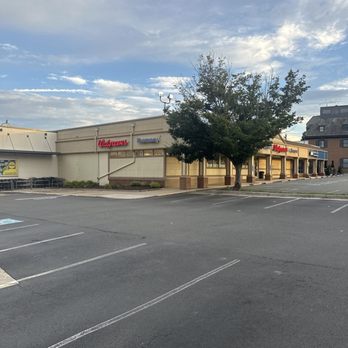 Walgreens - Cosmetics & Beauty Supply Near Me - McLean, Virginia Walgreens - Cosmetics & Beauty Supply Near Me - McLean, Virginia