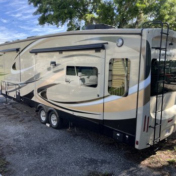 Legendary Graphics - Removed, Replaced and Fabricated Full decal package on fifth wheel. - Vehicle Wraps Near Me Legendary Graphics - Removed, Replaced and Fabricated Full decal package on fifth wheel. - Vehicle Wraps Near Me