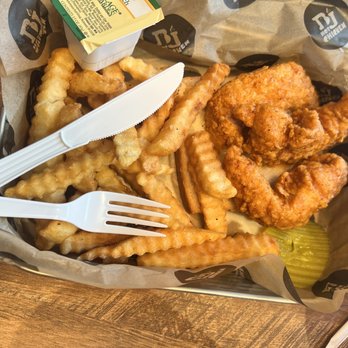 BJ Hot Chicken - 3 Pieces Tenders & Side - Chicken Shop Near Me - Hendersonville, Tennessee