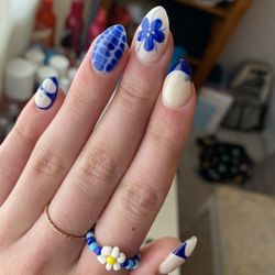 YOJI Nails & Spa