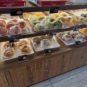 85°C Bakery Cafe-Northridge - filled pastries - Bakeries Near Me - Northridge, California