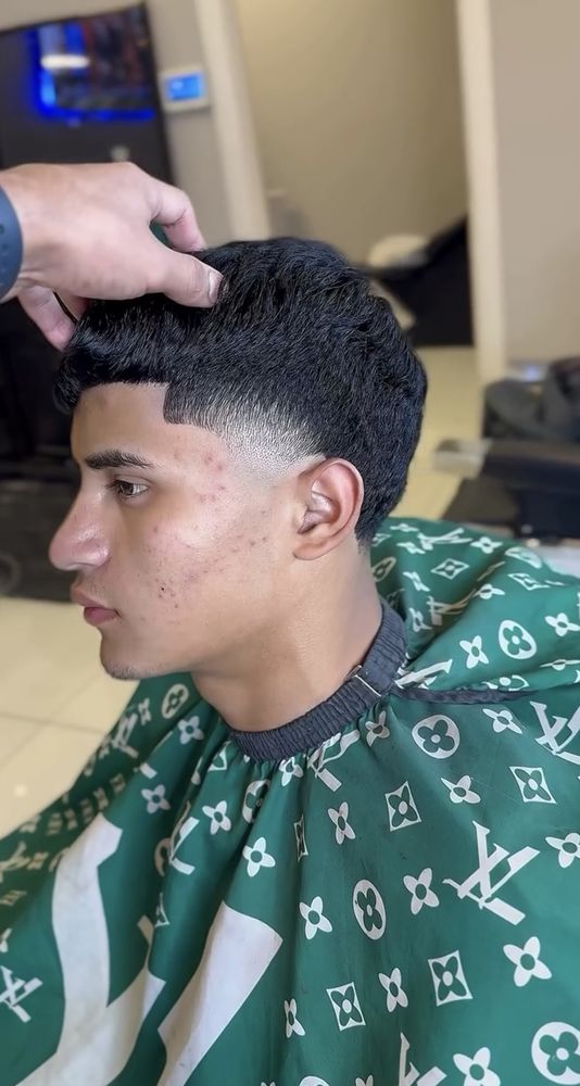 West Cutz Barbershop Logo