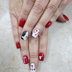 Eve nails