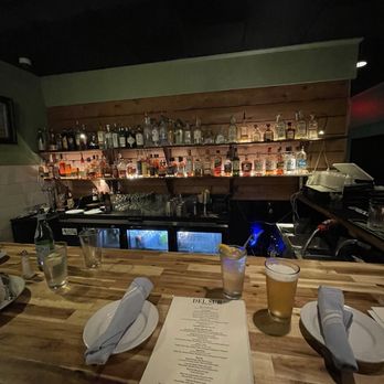 Del Sur Artisan Eats - Bar area - Steakhouses Near Me - Saint Simons Island, Georgia