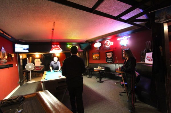 Antone's Cocktail Lounge by null