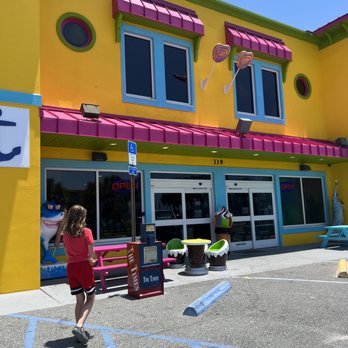 Sugar Kingdom - Outside - Candy Stores Near Me - Eastpoint, Florida