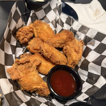 Blue Sunday Bar & Grill - CRISPY CHICKEN WINGS - Bars Near Me - Bowie, Maryland