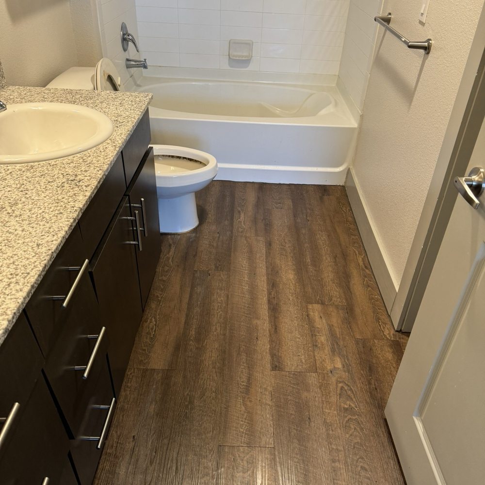 Grecia's Cleaning Services - Bathroom after - Home Cleaning Near Me Grecia's Cleaning Services - Bathroom after - Home Cleaning Near Me