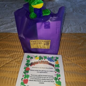 Stefan's R & R Resort - Gift bag. - Resorts Near Me - Greenbush, Michigan Stefan's R & R Resort - Gift bag. - Resorts Near Me - Greenbush, Michigan