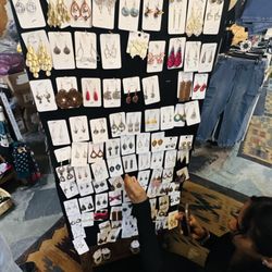 Forget Me-Not Shop - Gorgeous selection of earrings