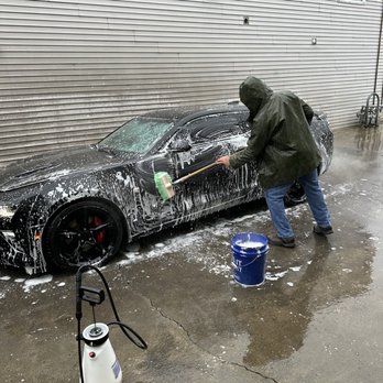 Buffmaster - Robert pressure washing my car - Car Wash Near Me - Auburn, Washington