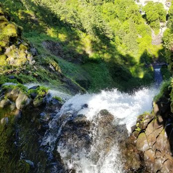 Multnomah Falls - At the very top of the falls (2mi hike up) - Hiking Near Me - Bridal Veil, Oregon Multnomah Falls - At the very top of the falls (2mi hike up) - Hiking Near Me - Bridal Veil, Oregon