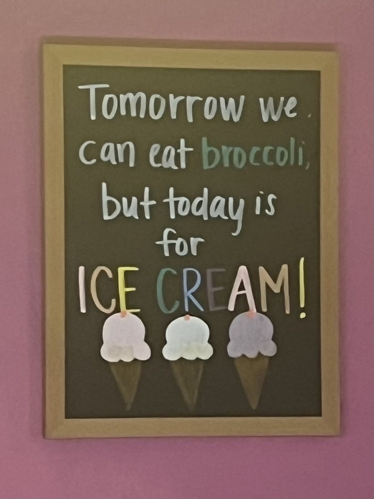 2 SCOOPS & SPRINKLES Updated September 2024 146 Photos & 94 Reviews