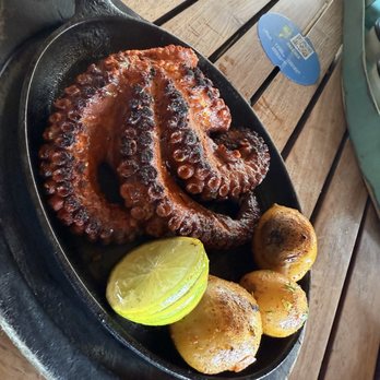 El Fish Fritanga - Pulpo octopus plate - Seafood Near Me - Cancún, ROO El Fish Fritanga - Pulpo octopus plate - Seafood Near Me - Cancún, ROO