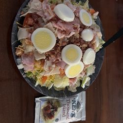 Final Four Sports Bar & Grill - Chef salad with Ken's 1000 Island dressing. So good and huge!!