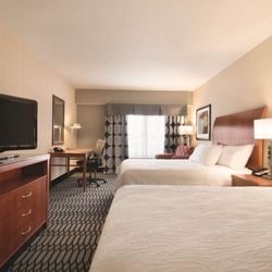 Hilton Garden Inn Akron-Canton Airport - Guest room