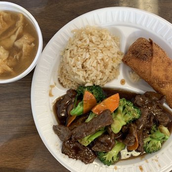 Egg Roll Number 1 - Beef & broccoli with hot & sour soup, lunch - Chinese Near Me - Greenwood, Indiana