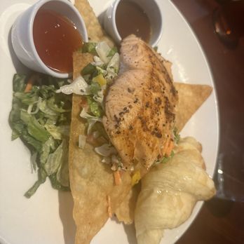 Cheddar's Scratch Kitchen - Asian salad - American Near Me - Aurora, Colorado Cheddar's Scratch Kitchen - Asian salad - American Near Me - Aurora, Colorado