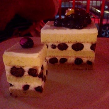 Caffe Concerto - Blueberry cake... Not so flavorful, not sure why so many people love it... - Pizza Near Me - Los Angeles, California
