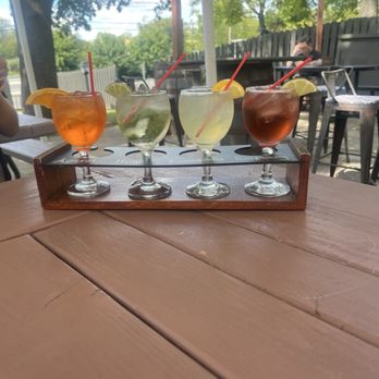 Harper's Table - Spritz flight - definitely recommend - Burgers Near Me - Annandale, New Jersey