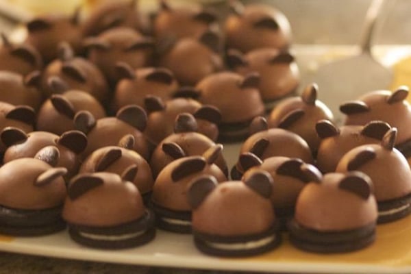 Chef Mickey's by null